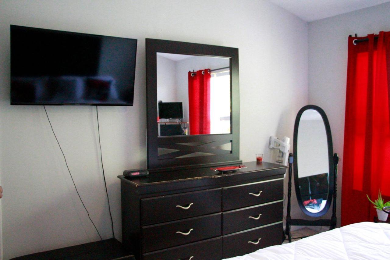 Minutes From Downtown 3Br Stylishhome-Free Parking ราลลี ภายนอก รูปภาพ