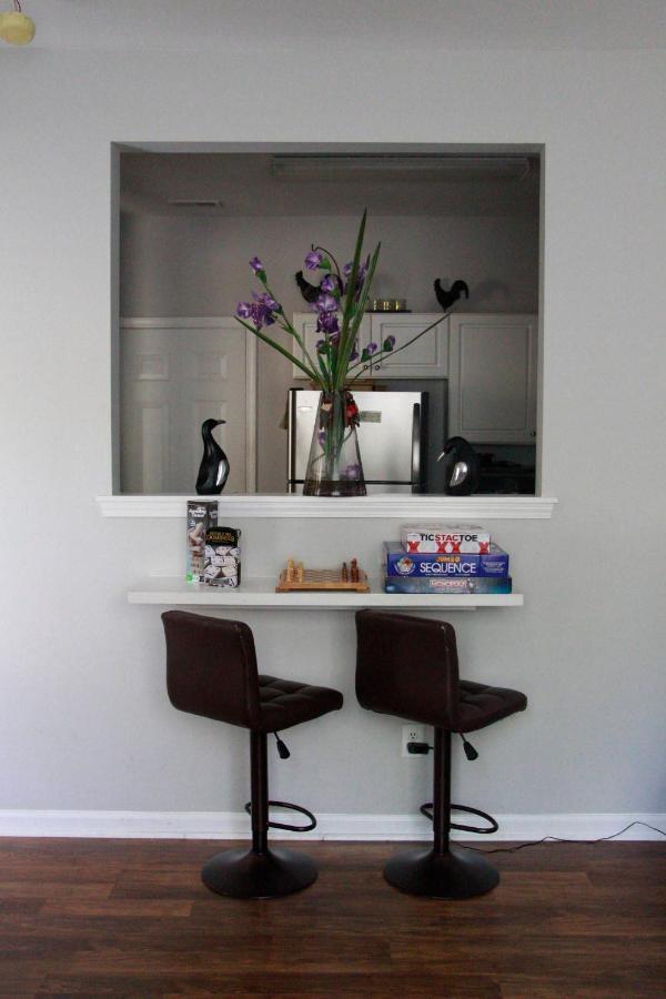 Minutes From Downtown 3Br Stylishhome-Free Parking ราลลี ภายนอก รูปภาพ